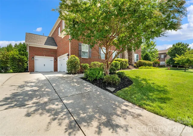 Photo 3 of Sale Pending at 2604 Mchanna Point, Tega Cay, SC 29708 | MLS# 4415114 | Listing updated on 2026-08-31