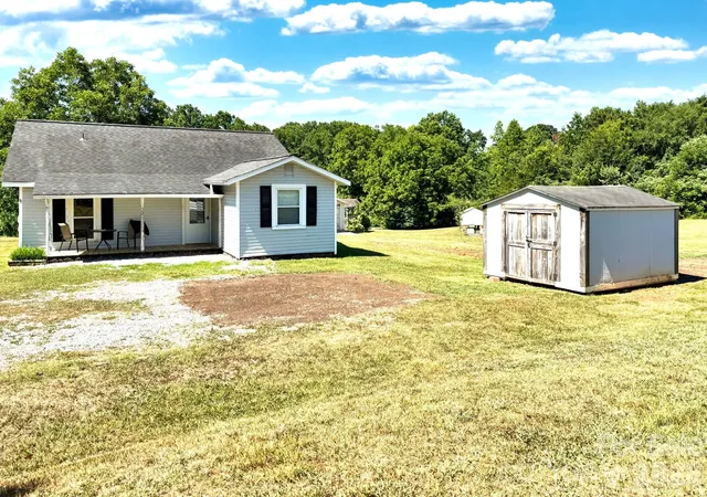 Single family home for sale at 727 Ed Hamrick Rd, Shelby, NC 28150 | MLS# 4415117