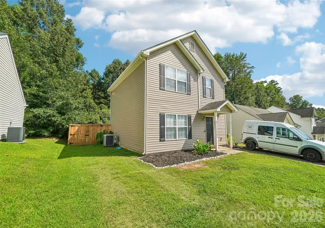 Photo 3 of Single family home for sale at 4926 Elizabeth Rd, Charlotte, NC 28269 | MLS# 4415121 | Listing updated on 2026-09-19