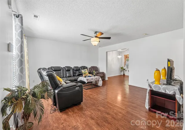 Photo 4 of Single family home for sale at 4926 Elizabeth Rd, Charlotte, NC 28269 | MLS# 4415121 | Listing updated on 2026-09-19