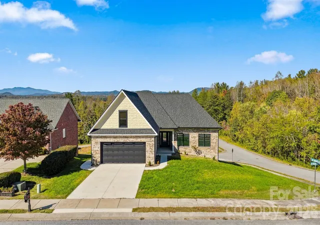 Single family home for sale at 426 Huntington Woods St SE, Lenoir, NC 28645 | MLS# 4415164