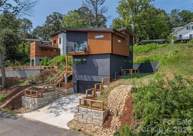 4th image of 19 Woodbine Rd, Asheville, NC 28804 | MLS# 4415169