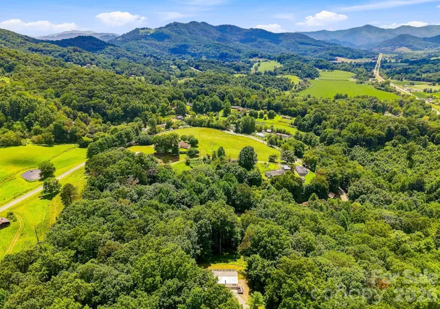 2nd image of 520 Maranatha Wy, Waynesville, NC 28785 | MLS# 4415175