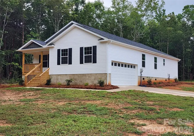 Photo 4 of Sale Pending at 5900 Flamingo Dr #4, Conover, NC 28613 | MLS# 4415177 | Listing updated on 2026-09-30