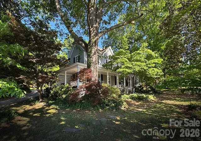 1st image of 842 N Aspen St, Lincolnton, NC 28092 | MLS# 4415190