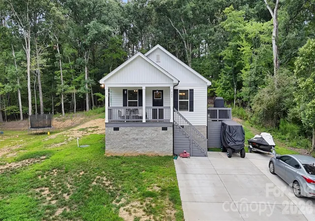 1st image of 542 Oak Rd, Norwood, NC 28128 | MLS# 4415206