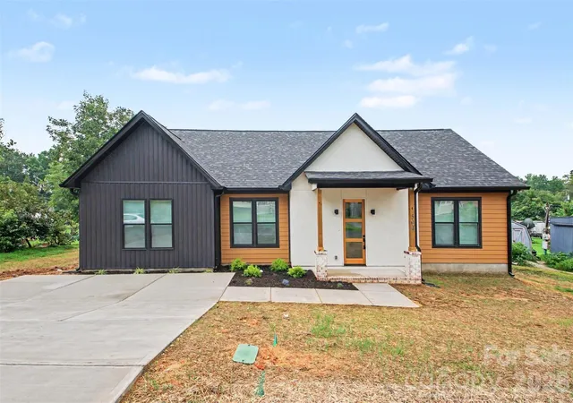 2nd image of 504 E 24th St, Kannapolis, NC 28083 | MLS# 4415212