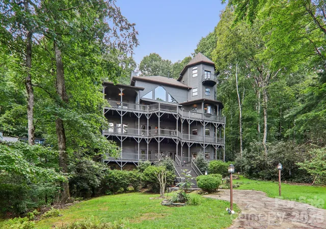 Photo 3 of Single family home for sale at 596 W Club Blvd, Lake Toxaway, NC 28747 | MLS# 4415218 | Listing updated on 2026-09-16