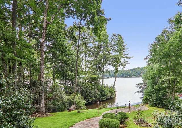 Photo 4 of Single family home for sale at 596 W Club Blvd, Lake Toxaway, NC 28747 | MLS# 4415218 | Listing updated on 2026-09-16