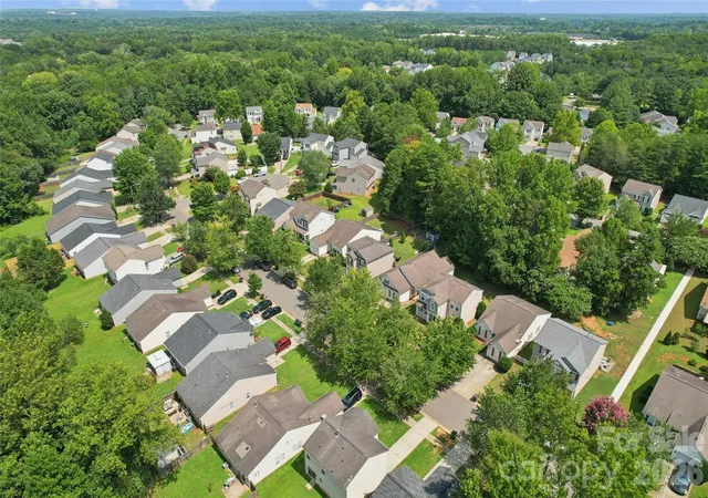 Photo 18 of Single family home for sale at 10420 Hugue Way, Charlotte, NC 28214 | MLS# 4415231 | Listing updated on 2026-10-08