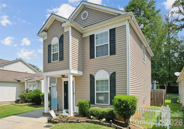 Photo 2 of Single family home for sale at 10420 Hugue Way, Charlotte, NC 28214 | MLS# 4415231 | Listing updated on 2026-10-08