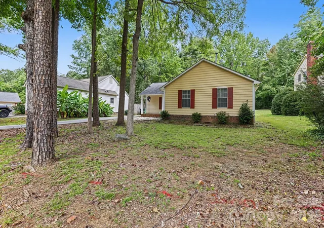 Photo 2 of Single family home for sale at 2208 Pinebrook Cir, Charlotte, NC 28208 | MLS# 4415234 | Listing updated on 2026-10-30