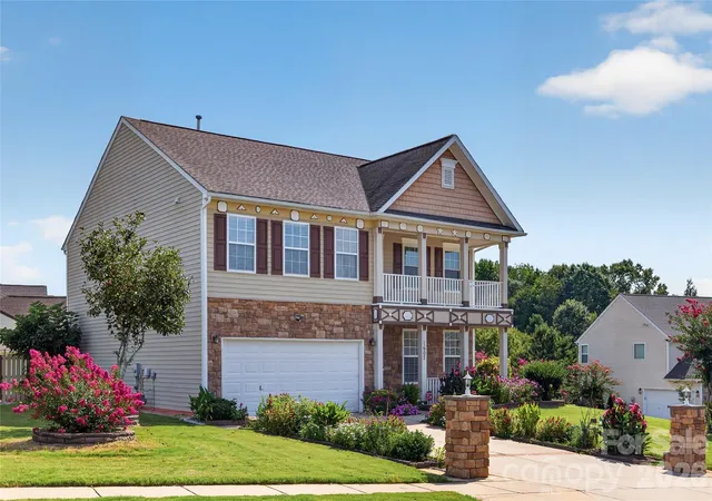 Photo 3 of Single family home for sale at 1607 Hoosac Dr, Waxhaw, NC 28173 | MLS# 4415250 | Listing updated on 2026-08-31