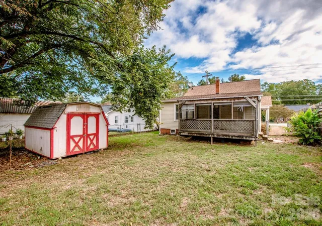Photo 3 of Single family home for sale at 19641 S Main St, Cornelius, NC 28031 | MLS# 4415257 | Listing updated on 2026-10-23