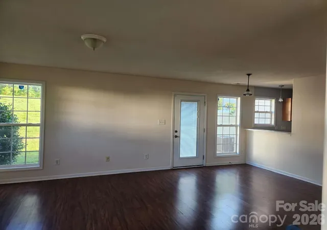 5th image of 9644 Littleleaf Dr, Charlotte, NC 28215 | MLS# 4415285