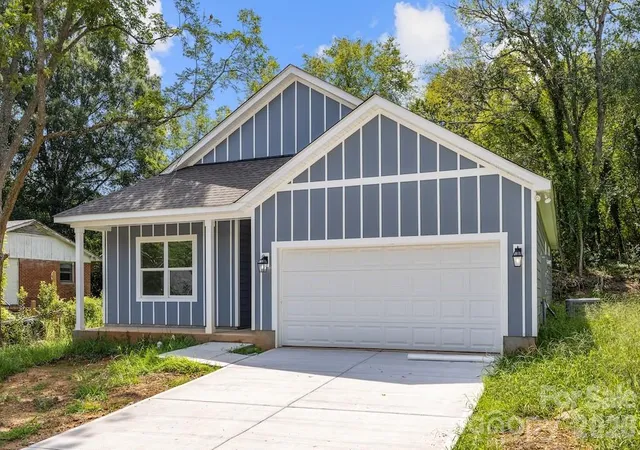 1st image of 505 Dunlap St E, Lancaster, SC 29720 | MLS# 4415288