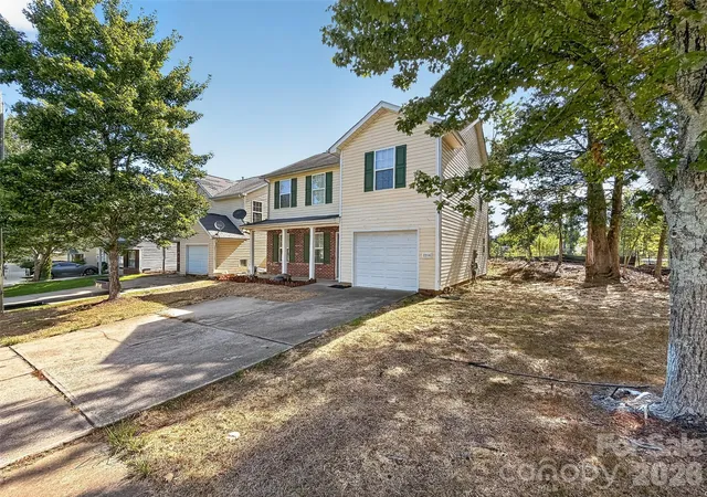 Photo 1 of Single family home for sale at 2216 Emmons Ln, Charlotte, NC 28212 | MLS# 4415293 | Listing updated on 2026-09-23