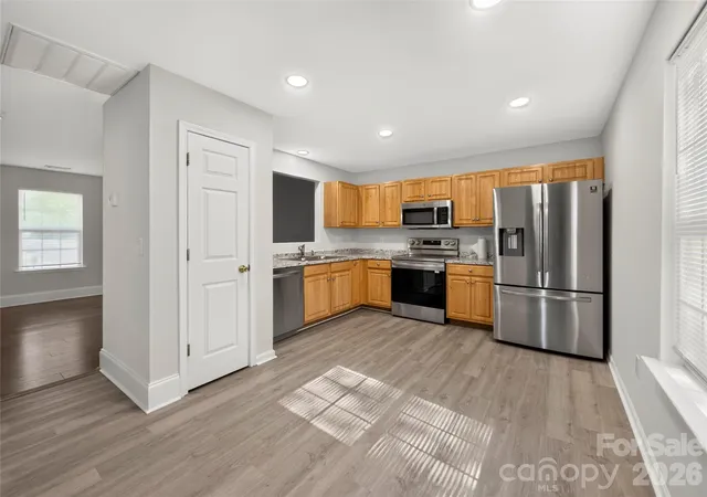 Photo 4 of Single family home for sale at 2216 Emmons Ln, Charlotte, NC 28212 | MLS# 4415293 | Listing updated on 2026-09-23