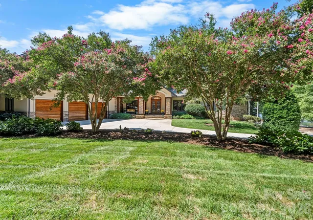 Photo 3 of Single family home for sale at 9305 White Ibis Ct, Belmont, NC 28012 | MLS# 4415295 | Listing updated on 2026-10-02