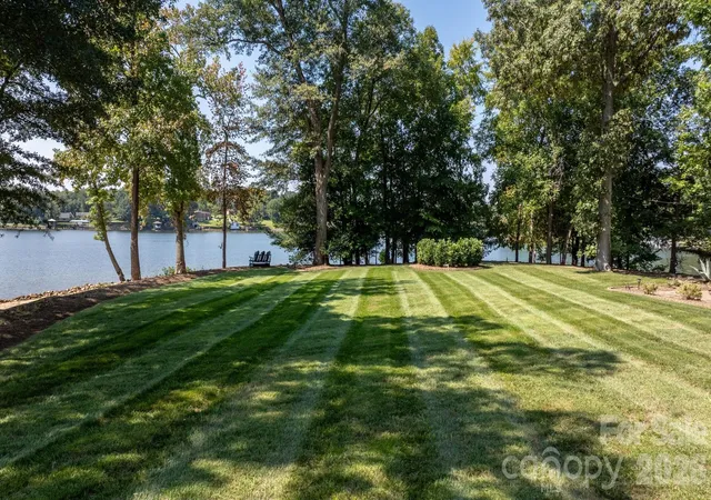 Photo 4 of Single family home for sale at 9305 White Ibis Ct, Belmont, NC 28012 | MLS# 4415295 | Listing updated on 2026-10-02