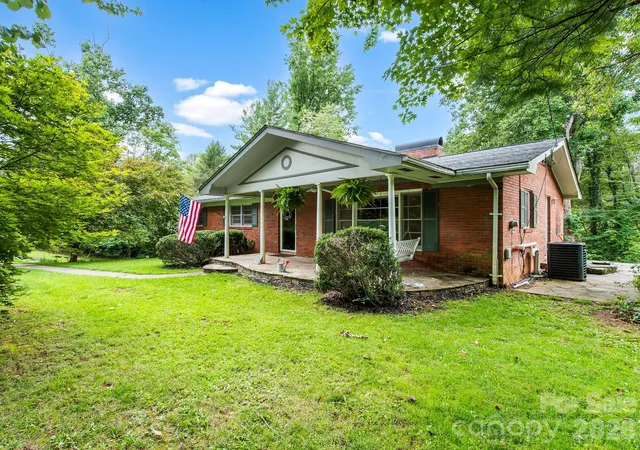 3rd image of 48 Faircrest Rd, Asheville, NC 28804 | MLS# 4415306
