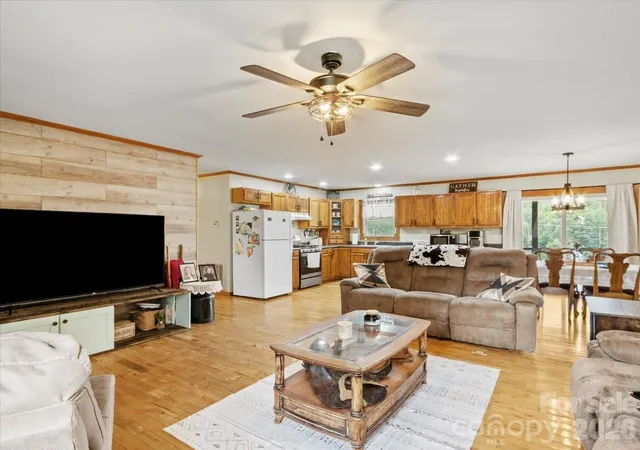 Photo 4 of Single family home for sale at 427 Big Brush Crk Rd, Green Mountain, NC 28740 | MLS# 4415308 | Listing updated on 2026-08-20