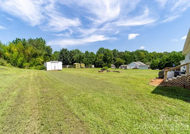 image of 3009 Drake Dr, Stanley, NC 28164 | MLS# 4415318