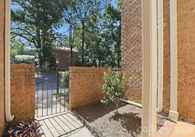 3rd image of 6606 Bunker Hill Cir, Charlotte, NC 28210 | MLS# 4415323