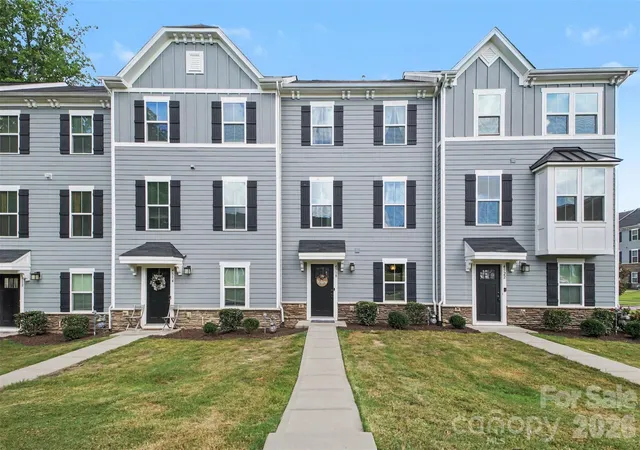Townhouse for sale at 4518 Valley Walk Dr, Charlotte, NC 28216 | MLS# 4415326