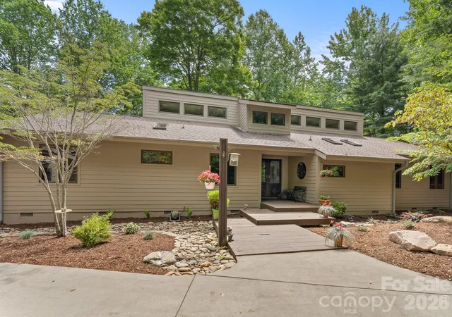 Photo 1 of Single family home for sale at 1370 Salola Ln, Brevard, NC 28712 | MLS# 4415333 | Listing updated on 2026-09-02