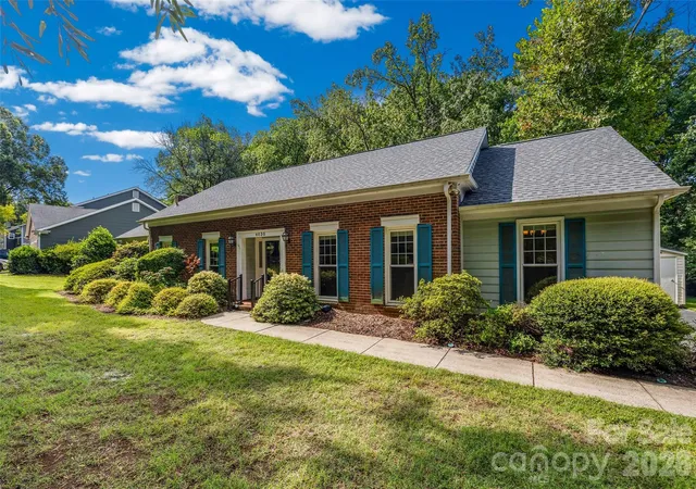40th image of 4030 Foxmoor Dr, Charlotte, NC 28226 | MLS# 4415337