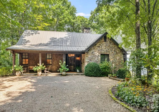 Photo 3 of Single family home for sale at 21 Corkscrew Way #191, Sylva, NC 28779 | MLS# 4415354 | Listing updated on 2026-08-22