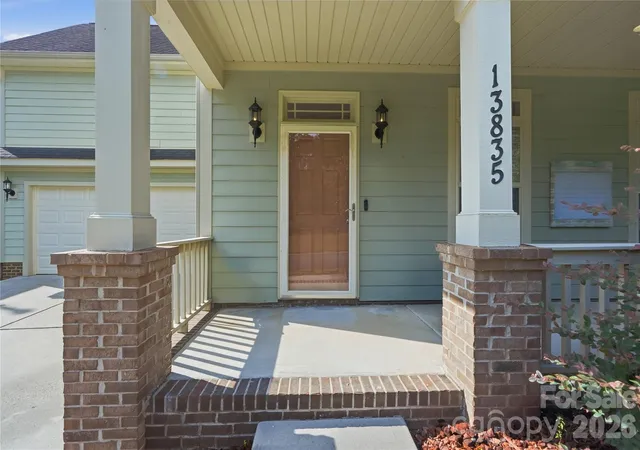 Photo 2 of Single family home for sale at 13835 Cedar Pond Cir, Huntersville, NC 28078 | MLS# 4415357 | Listing updated on 2026-10-31