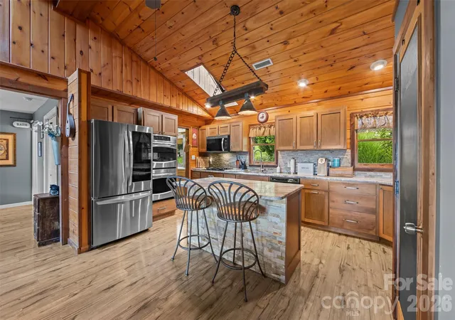 3rd image of 263 Pilgrims Ln, Burnsville, NC 28714 | MLS# 4415371
