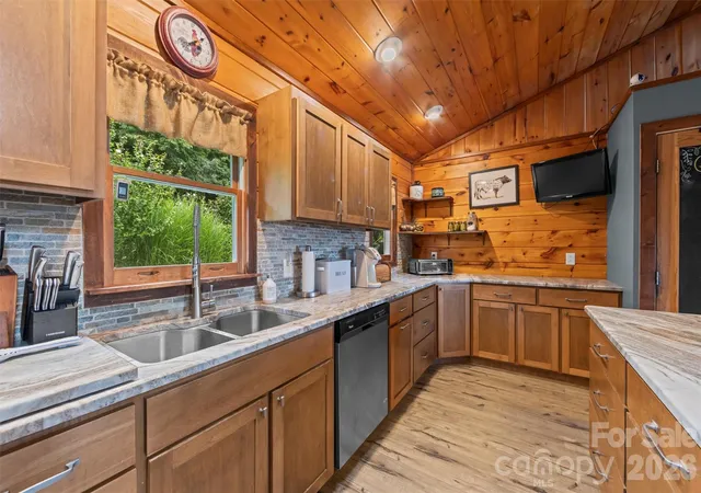 5th image of 263 Pilgrims Ln, Burnsville, NC 28714 | MLS# 4415371
