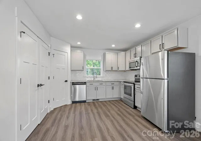 Photo 3 of House for sale at 427 A Arbor Dr, Waxhaw, NC 28173 | MLS# 4415402 | Listing updated on 2026-08-24