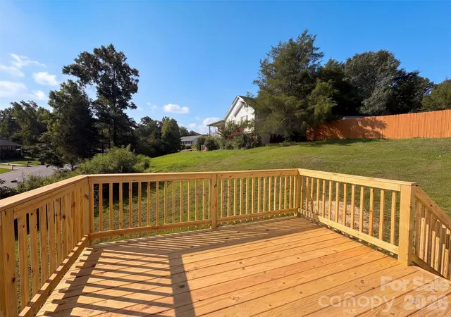 Photo 15 of Single family home for sale at 1667 Oakview Way, Rock Hill, SC 29730 | MLS# 4415405 | Listing updated on 2026-10-11