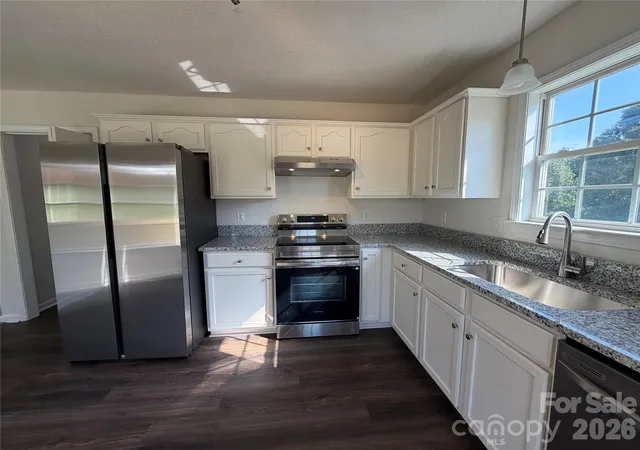 Photo 2 of Single family home for sale at 1667 Oakview Way, Rock Hill, SC 29730 | MLS# 4415405 | Listing updated on 2026-10-08