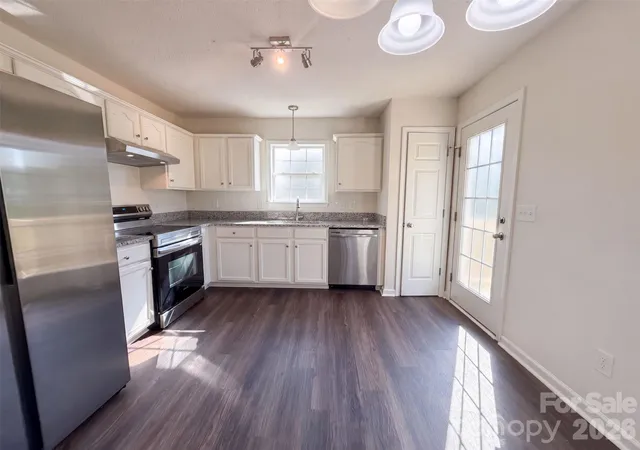 3rd image of 1667 Oakview Way, Rock Hill, SC 29730 | MLS# 4415405
