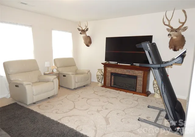 Photo 3 of Townhouse for sale at 811 Chevelle Dr, Statesville, NC 28677 | MLS# 4415422 | Listing updated on 2026-08-18