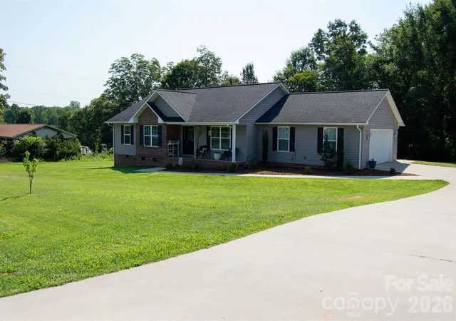 2nd image of 2422 23rd Street Dr Ne, Hickory, NC 28601 | MLS# 4415454