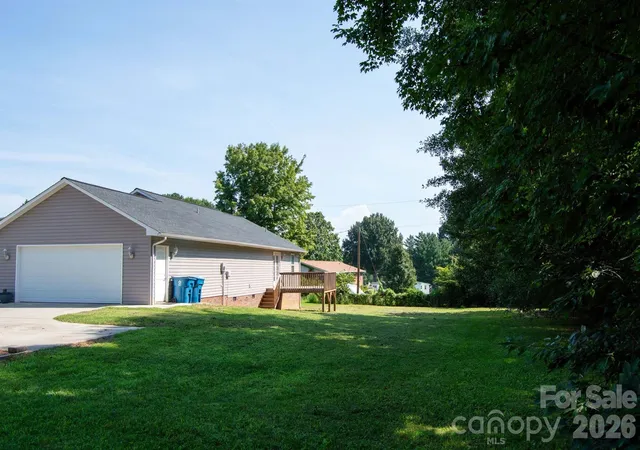 Photo 3 of Single family home for sale at 2422 23rd Street Dr NE, Hickory, NC 28601 | MLS# 4415454 | Listing updated on 2026-09-29