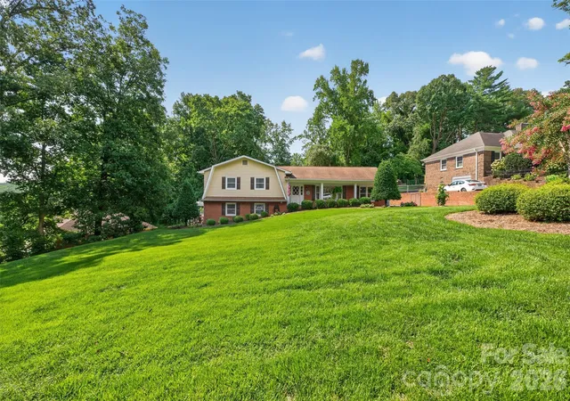 2nd image of 1053 20th Ave Nw, Hickory, NC 28601 | MLS# 4415459