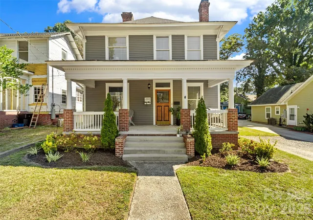 Photo 1 of Single family home for sale at 233 Marion St, Rock Hill, SC 29730 | MLS# 4415460 | Listing updated on 2026-10-01