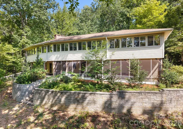 Photo 3 of Single family home for sale at 12 E Park Dr, Tryon, NC 28782 | MLS# 4415463 | Listing updated on 2026-10-02