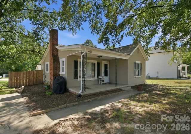 Photo 2 of Single family home for sale at 665 Fisher St, Concord, NC 28027 | MLS# 4415468 | Listing updated on 2026-09-26