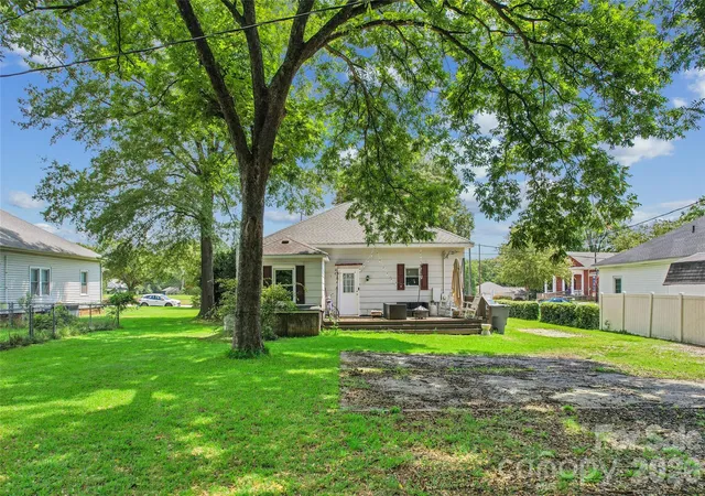 3rd image of 706 S Main St, Clover, SC 29710 | MLS# 4415471