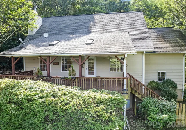2nd image of 154 Presidential Dr, Waynesville, NC 28786 | MLS# 4415483