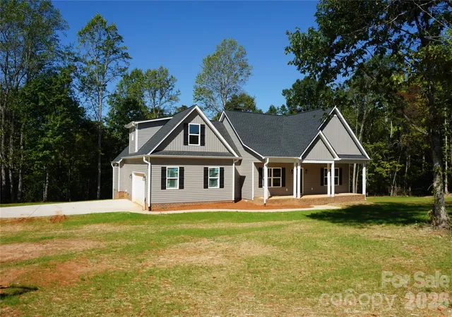 Photo 2 of Single family home for sale at 989 Rhyne Rd, Clover, SC 29710 | MLS# 4415512 | Listing updated on 2026-10-13