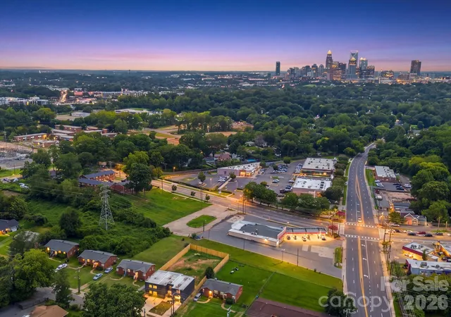3rd image of 2725 Watson Dr, Charlotte, NC 28208 | MLS# 4415519